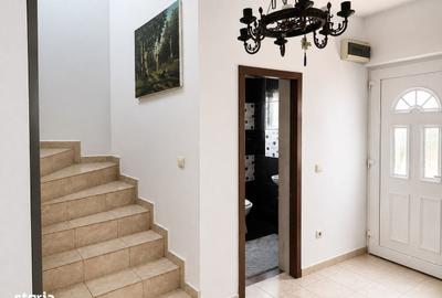 Casă cu 4 camere în Central