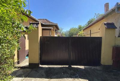 Casă cu 5 camere cu Teren 1353 Mp în Central