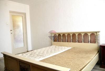 Apartament cu 2 camere decomandat, mobilat în Central