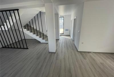 Casă cu 4 camere în Central - 8