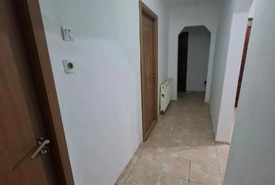 Apartament cu 4 camere decomandat în Central - 2