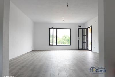 Casă cu 3 camere în Piscani
