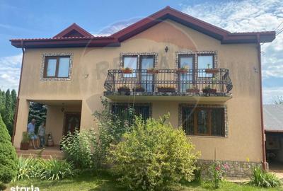Casă cu 5 camere cu Piscina în Central - 14