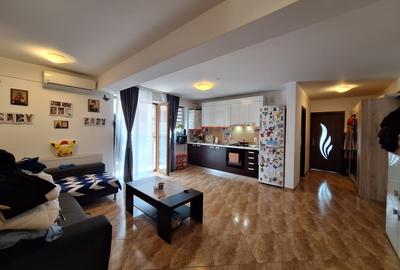 Apartament cu 3 camere semidecomandat, mobilat în Florești