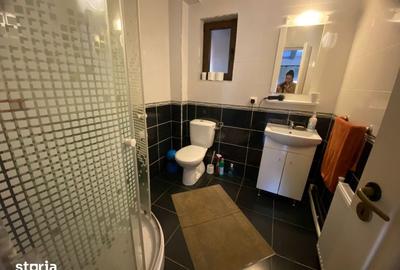 Casă cu 4 camere cu Teren 184 Mp în Central