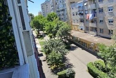 Apartament cu 2 camere decomandat în Micro 16