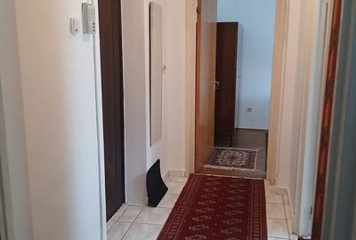 Apartament cu 4 camere semidecomandat în Central - 2