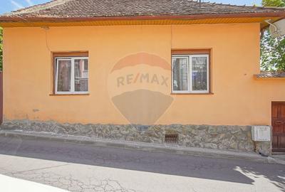 Casă individuală cu 2 camere cu Teren 120 Mp în Central - 1