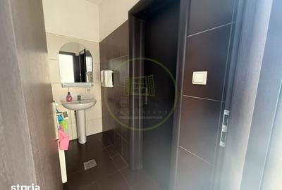 Spațiu comercial, de 660 mp, în Craiovița Nouă
