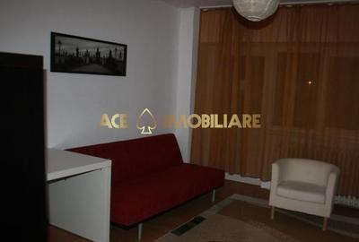 Garsonieră decomandată, mobilată în Tineretului