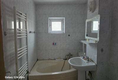 Apartament cu 2 camere semidecomandat în Sud
