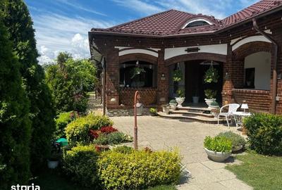 Casă cu 5 camere cu Teren 1920 Mp în Central
