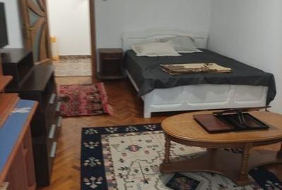 Apartament cu 2 camere decomandat în Calea București - 2