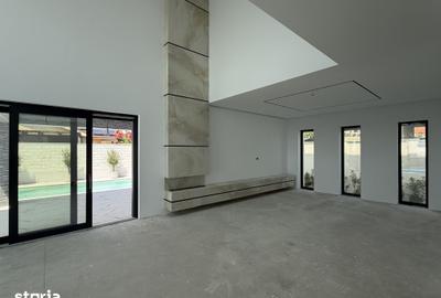 Casă cu Piscina în Oncea