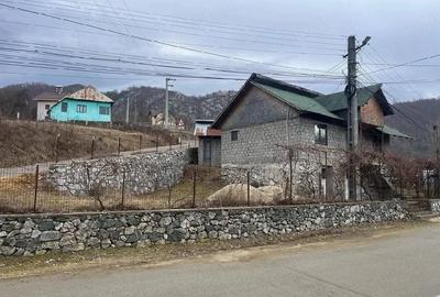 Casă cu Teren 430 Mp în Ponoarele - 3