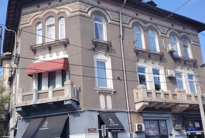 Apartament cu 4 camere decomandat în Calea Călărașilor