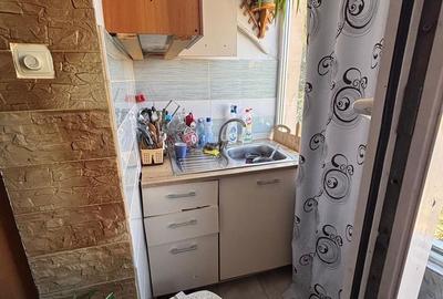 Apartament cu 3 camere semidecomandat în Brazda lui Novac