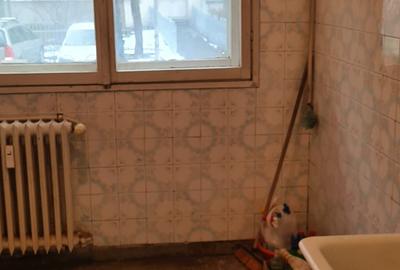 Apartament cu 3 camere semidecomandat în Titan - 2