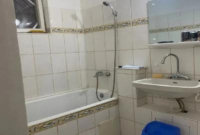 Apartament cu 2 camere decomandat în CET