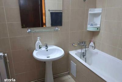 Apartament cu 2 camere decomandat, mobilat în Tătărași - 3