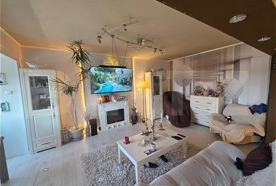 Apartament cu 4 camere decomandat, mobilat în Mazepa 1