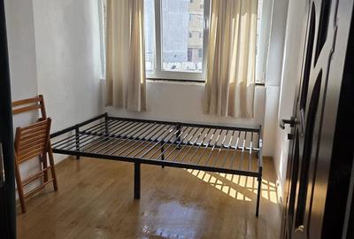 Garsonieră semidecomandată în Micro 3