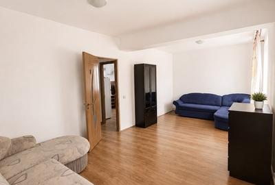 Apartament cu 3 camere decomandat în Gușterița