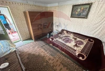 Casă cu 4 camere cu Teren 2366 Mp în Căiata