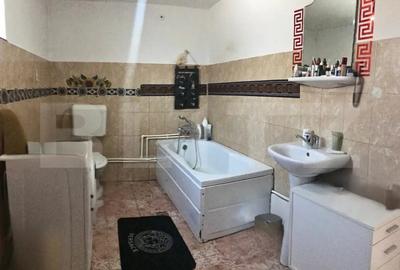 Casă cu 4 camere cu Teren 1200 Mp în Central - 11
