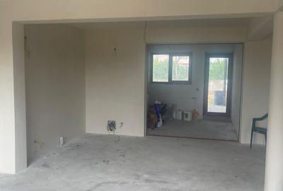 Casă cu 5 camere cu Teren 700 Mp în Garoafa