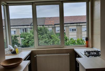 Apartament cu 3 camere decomandat în Decebal