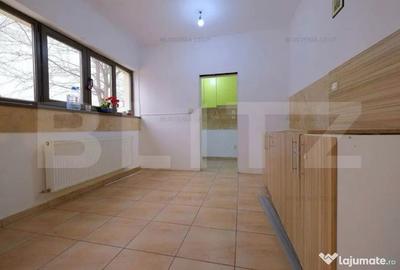 Casă cu 7 camere cu Teren 571 Mp în Central - 10