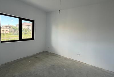 Casă cu 5 camere cu Canalizare în Central - 7