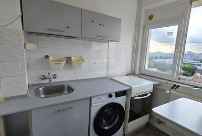 Garsonieră decomandată în Moșilor