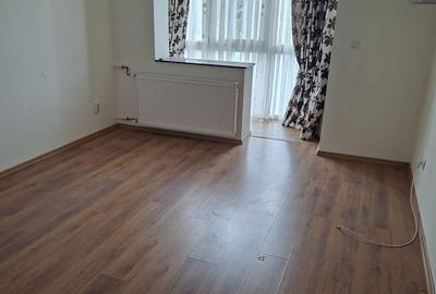Apartament cu 3 camere decomandat în Vest - 1