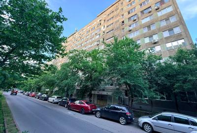 Apartament cu 3 camere semidecomandat în Militari - 1
