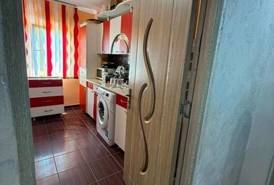 Apartament cu 2 camere decomandat în Radomirești