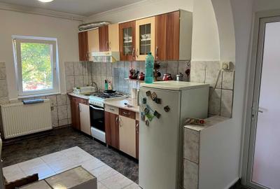 Apartament cu 2 camere semidecomandat în Micro 16