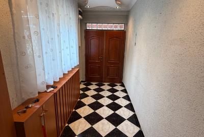 Casă cu 8 camere cu Canalizare în Colentina - 14