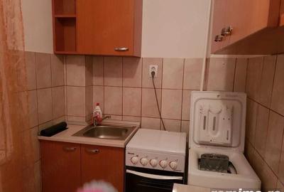 Garsonieră decomandată în Complex Studențesc
