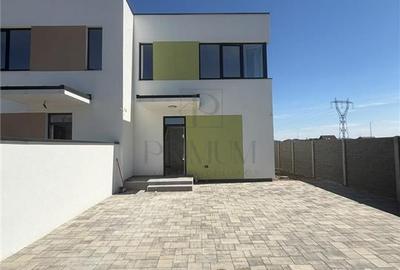 Duplex cu 3 camere cu Canalizare în Moșnița Nouă