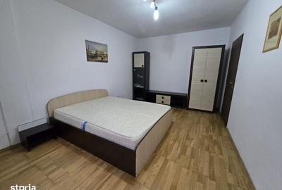 Apartament cu 3 camere în Cetate