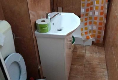 Apartament cu 2 camere decomandat în Micro 6 - 2