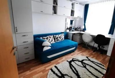 Apartament cu 3 camere semidecomandat în Central - 3