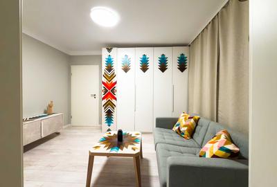 Apartament cu 2 camere semidecomandat, mobilat în Ultracentral