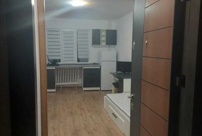 Garsonieră decomandată în Central - 2