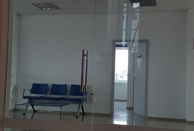 Spațiu comercial, de 241 mp, în Central - 17