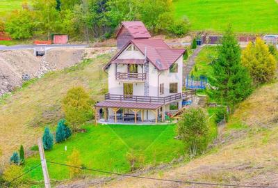 Casă individuală cu 4 camere cu Teren 1053 Mp în Fundata - 2