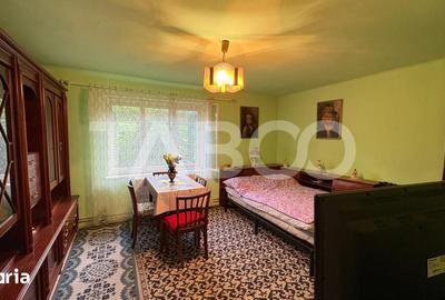Casă cu 3 camere cu Teren 75 Mp în Roșia
