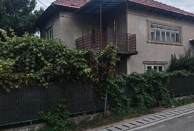 Casă cu 4 camere în Cislău